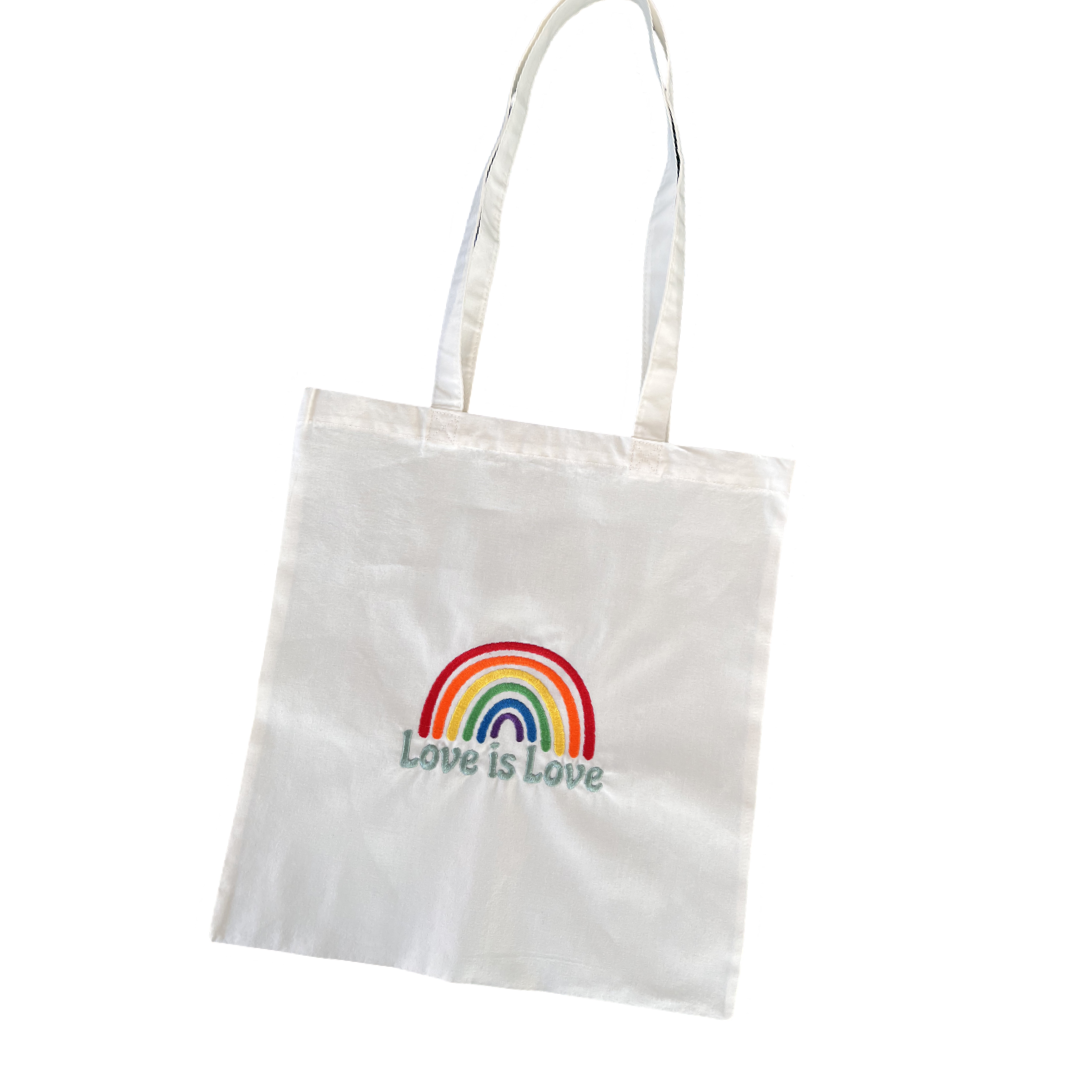Τσάντα αγορών πάνινη με κέντημα love is love